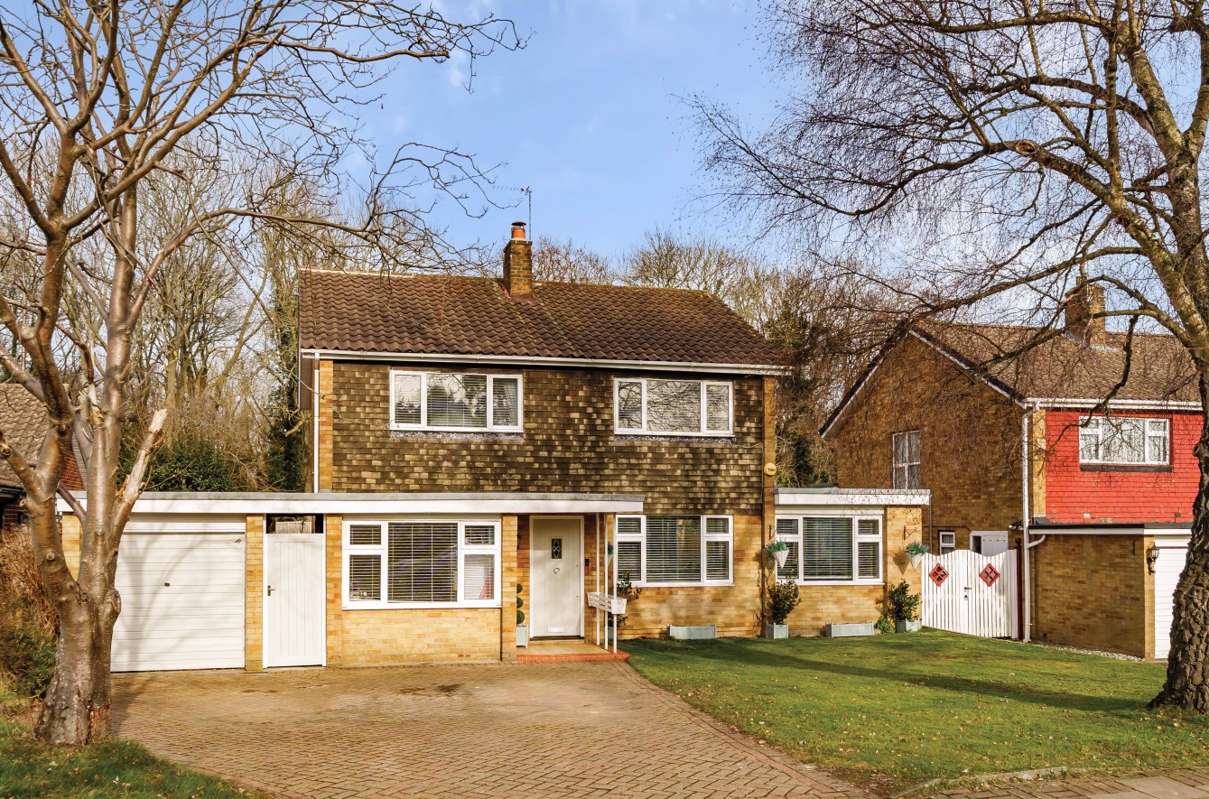 4 bedroom Detached House for sale in Orpington
