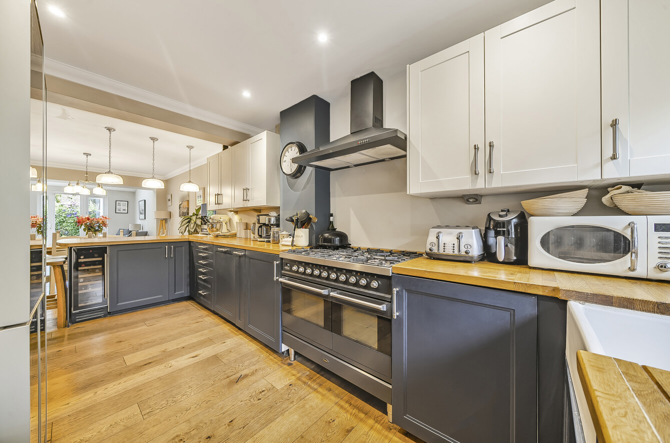 6 bedroom SemiDetached House for sale in Keston