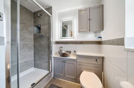 Bedroom 2 Ensuite