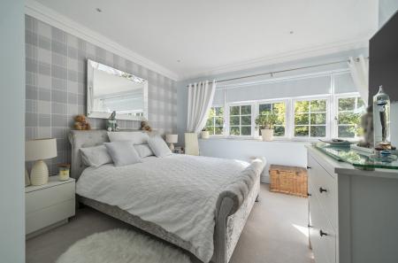 1353184-8-68c92af...