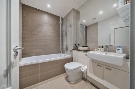 1353184-6-68c92ae...