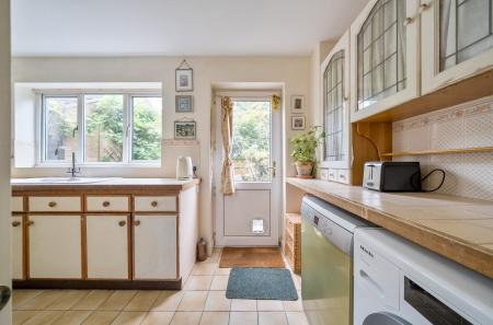 1341777-22-68af5d...