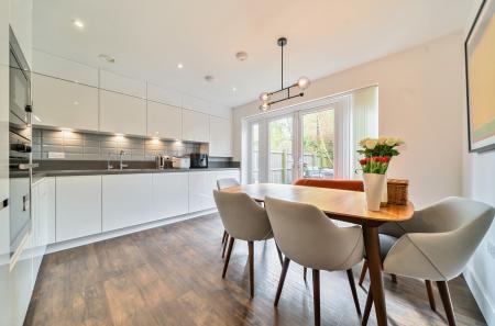 10-681c8c2a025fc-...