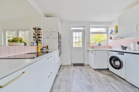 30-681cfed4aa43f-...