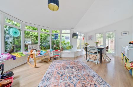 24-681cfe8c14bcb-...