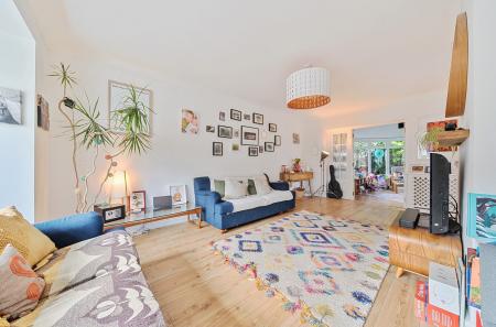 12-681cfdf42f3cb-...