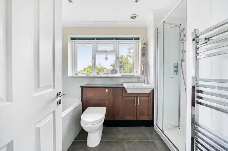 1295029-11-682e12...