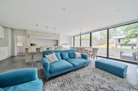 1296488-57-682e03...