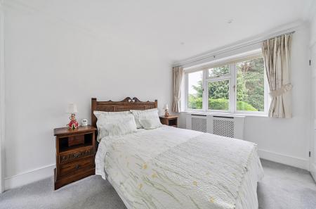 1305490-11-684971...