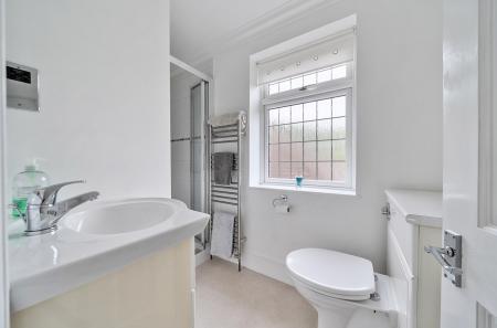 1305490-12-684971...