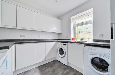 1305490-5-6849702...