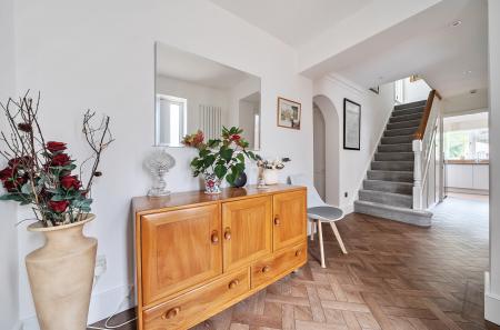 1305490-1-68496ee...