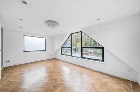 1376628-23-690b4e...