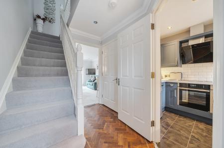 1332623-5-68932cb...