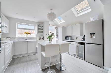 1335511-23-68950f...