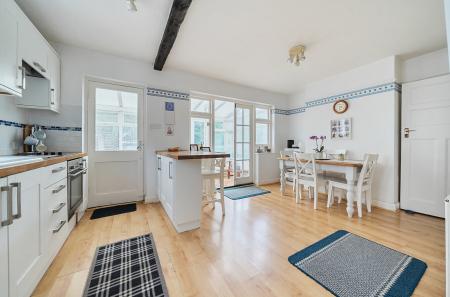 1336653-5-689cb5a...