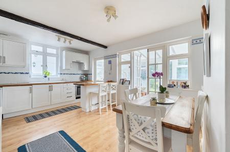 1336653-8-689cb5d...