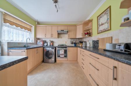 1344594-5-68b5707...