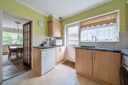 1344594-6-68b5709...