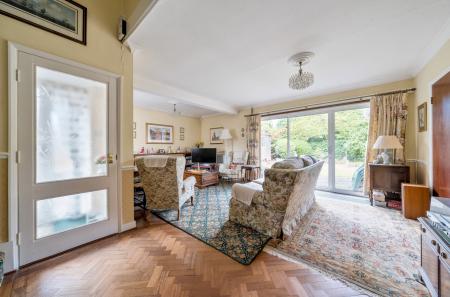 1344594-2-68b56fe...