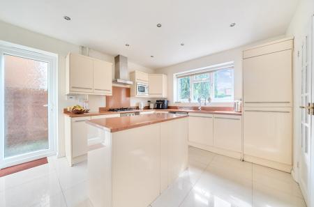 1346121-7-68b883c...