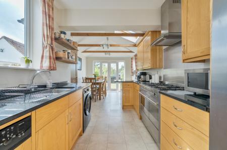 1348813-7-68bed59...