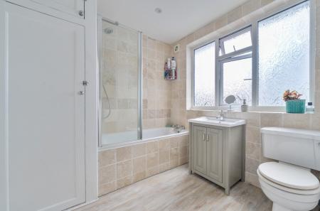 1348813-19-68bed8...