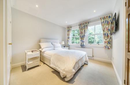 1342770-33-68ae24...