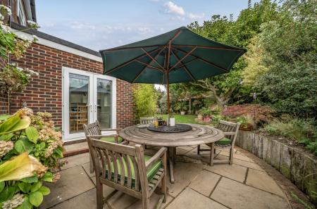 1353208-7-68cad82...