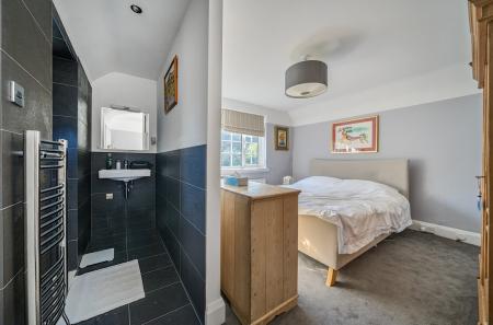 1358995-10-68d559...