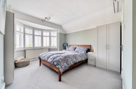 1359458-16-68df7e...