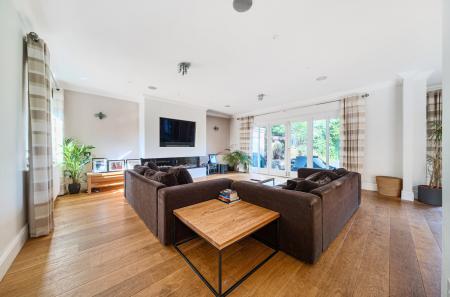 1355829-10-68d140...