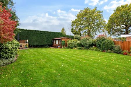 1370645-4-68fa737...