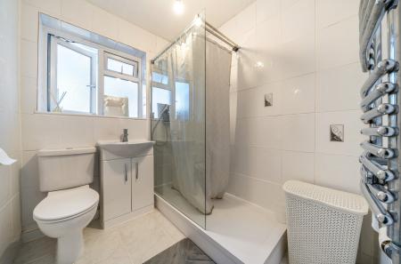 1371238-4-68fb5e0...