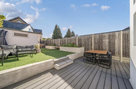 1371587-10-68fb9f...