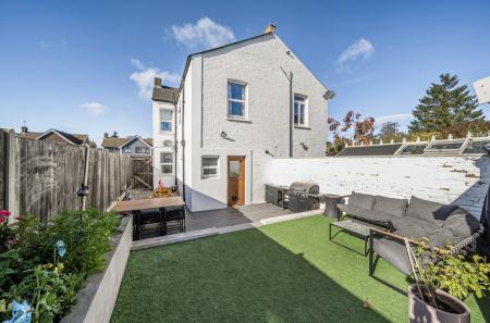 1371587-16-68fb9f...