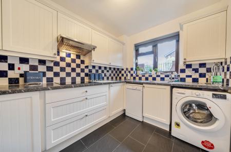 1374308-12-690492...