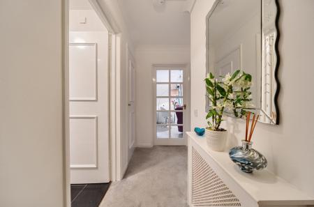 1374308-17-690492...