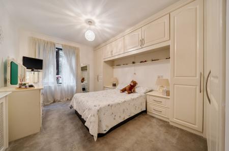 1374308-1-6904911...