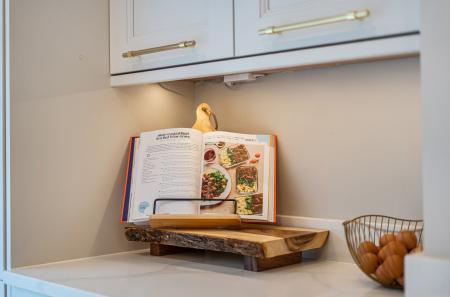 1402533-19-697cc1...