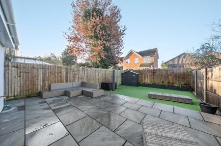 1404556-5-6979df3...