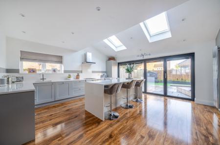 1404556-9-6979dfe...