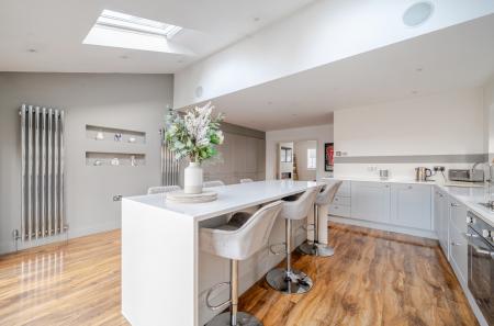 1404556-7-6979dfa...