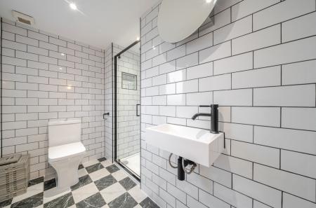 1410833-2-698e1d1...