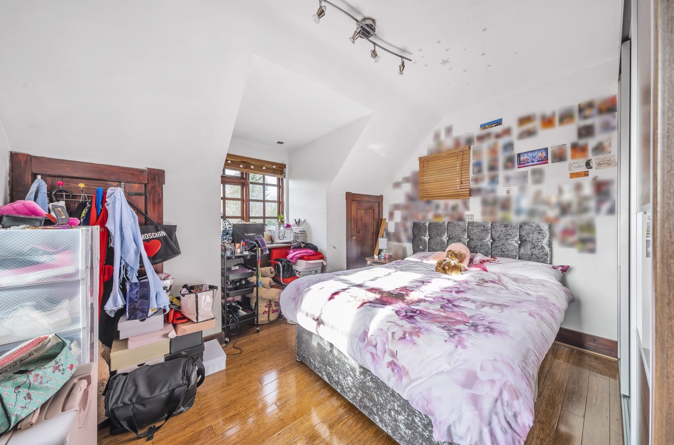 4 bedroom Detached House for sale in Kent