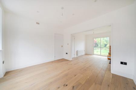 1364132-5-68e6525...