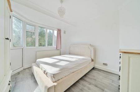 1299078-22-6836f8...