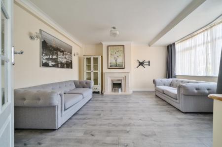 1299078-17-6836f7...