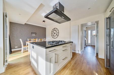 1299078-11-6836f4...