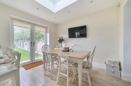 1357144-10-68d3a1...